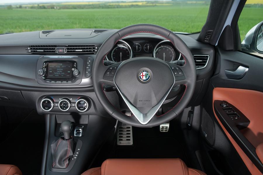 Торпедо Alfa Romeo Giulietta (940) 2014 года  (UK) (фото 15 из 54)